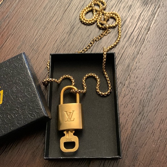 LV lock and key - Picture 1 of 9